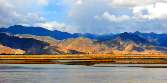 西藏盛会，尊敬的领导与挚友共聚一堂